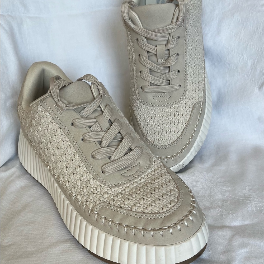 Dolce Vita Fay Sneakers - Picture 2 of 7